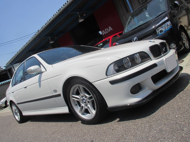 BMW525(ﾊｲﾊﾟｰﾌﾞﾗｯｸ・ホイール塗装） (1).JPG